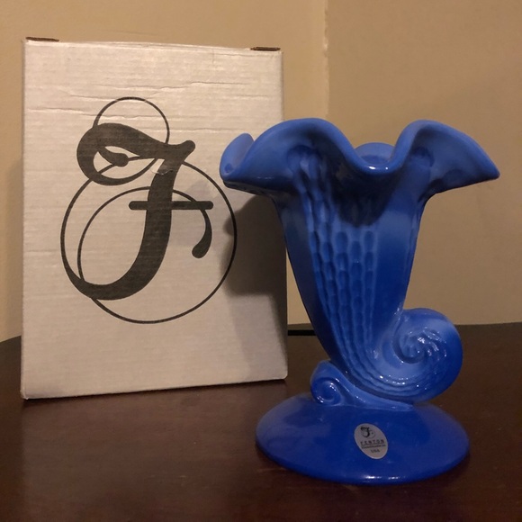 ‘04 Vintage FENTON Handblown Vase In Royal Blue (Cornucopia horn design)